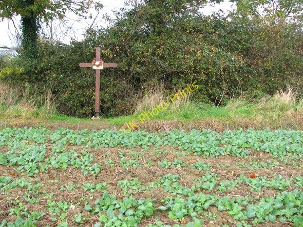 Photo 6"x4" A simple cross at a field's edge Darrow Green c2010