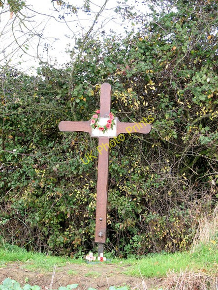 Photo 6"x4" A simple cross at a field's edge Darrow Green c2010
