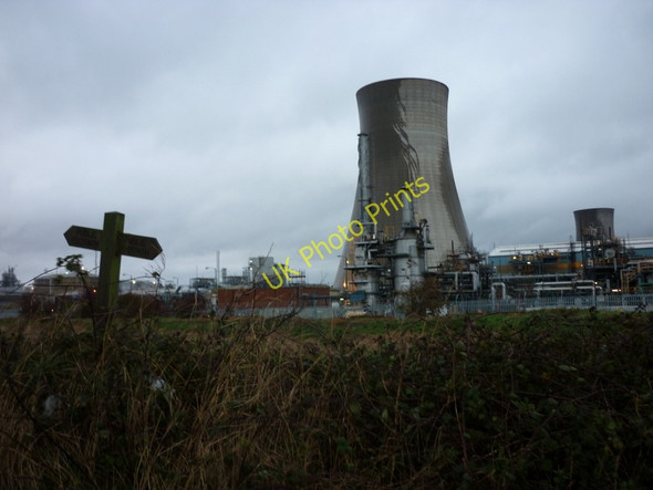 Photo 6"x4" Saltend cooling towers Paull c2010