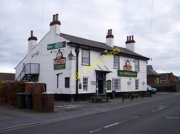 Photo 6"x4" The Prince Albert at Westhead Westhead c2010
