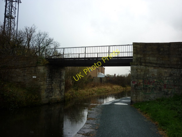 Photo 6"x4" Bridge #127 over the Leeds & Liverpool canal Burnley c2010