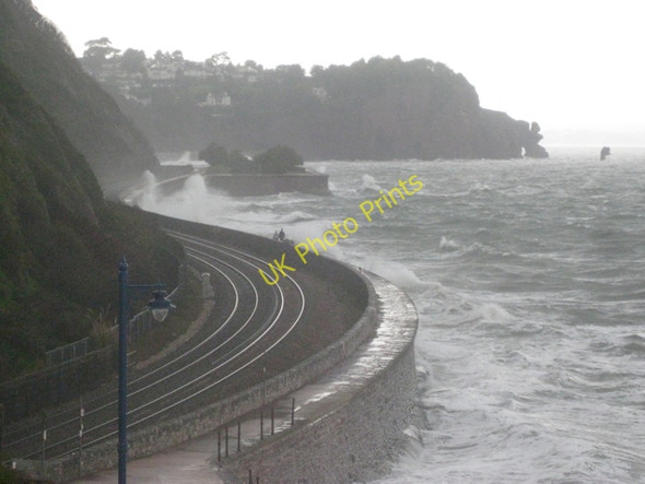 Photo 6"x4" Walking on Brunel's sea wall Teignmouth c2010