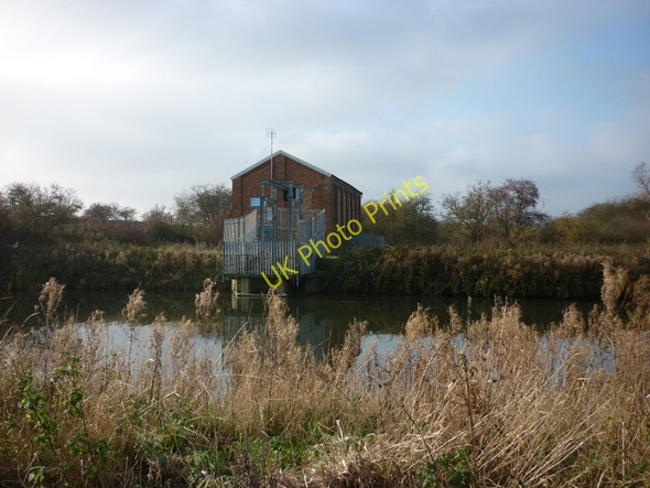 Photo 6"x4" A British Steel Pump house on the River Ancholme Broughton Common c2010