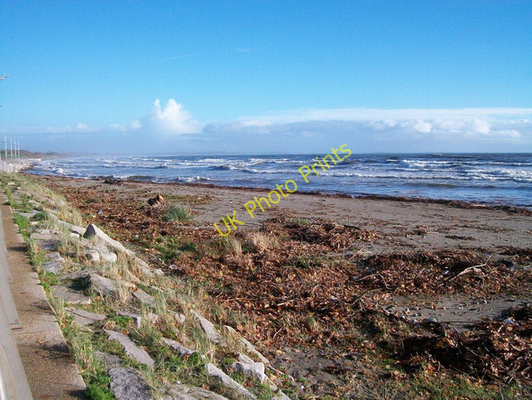 Photo 6"x4" Flotsam and jetsam on Newcastle beach Newcastle\/J3732 c2010
