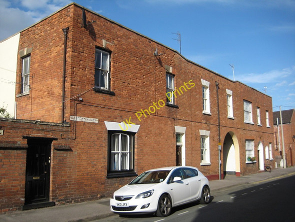 Photo 6"x4" Osborne House Tewkesbury c2010