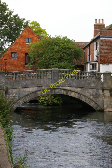 Photo 6"x4" Winchester: the bridge over the Itchen, looking upstream Winchester c2010