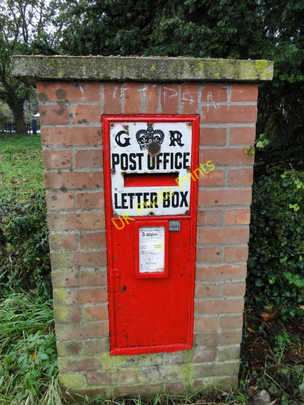 Photo 6"x4" GR letterbox in a brick pillar Denton\/TM2788 c2010