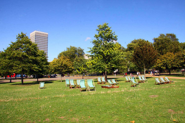 Photo 6"x4" Deckchairs in Hyde Park Westminster c2010