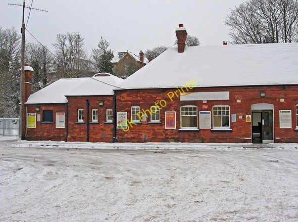 Photo 6"x4" London Road Guildford Railway Station Guildford c2010