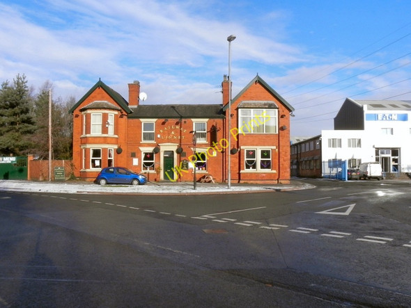 Photo 6"x4" Railway & Linnet Chadderton c2010