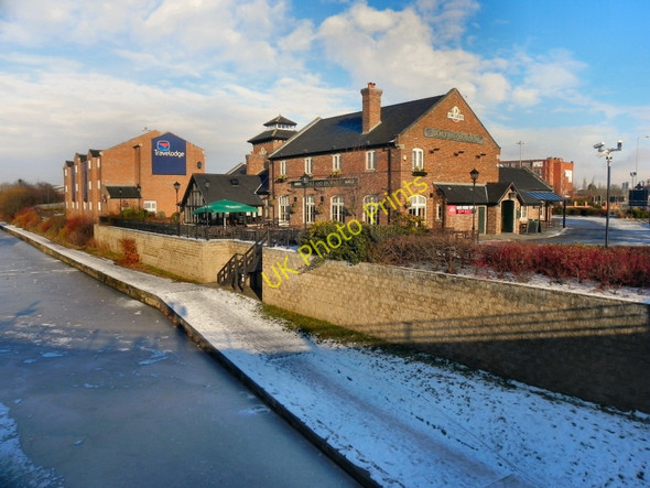 Photo 6"x4" Boat And Horses Failsworth c2010