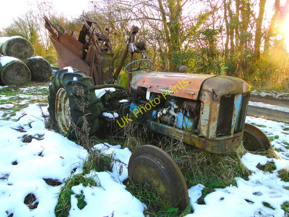 Photo 6"x4" Fordson Major tractor, seen better days High Street\/TM3684 c2010