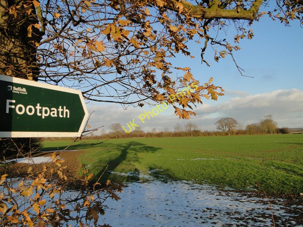 Photo 6"x4" Footpath across the field High Street\/TM3684 c2010