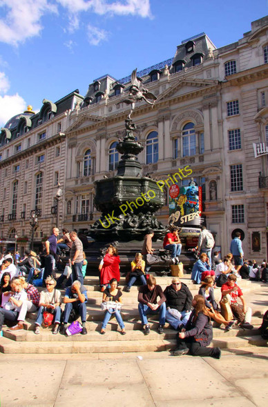 Photo 6"x4" The statue of Eros in Piccadilly Circus Westminster c2010