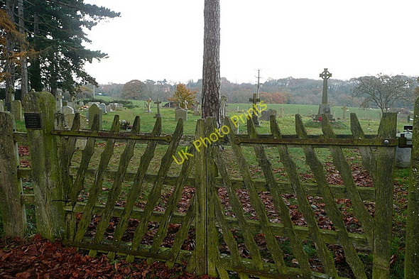 Photo 6"x4" Beenham graveyard Beenham Stocks c2010