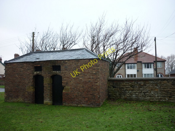 Photo 6"x4" The Hunmanby Lock Up #1 Hunmanby c2010