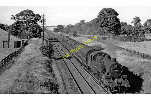 Photo 6"x4" Up local train approaching Holmes Chapel station Holmes Chapel c1951