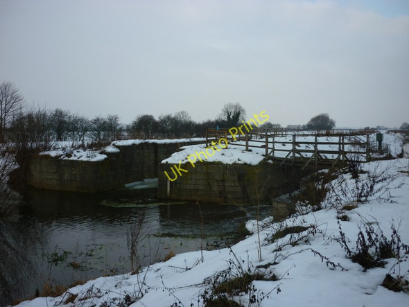 Photo 6"x4" The disused lock on the Market Weighton canal Rascal Moor c2010