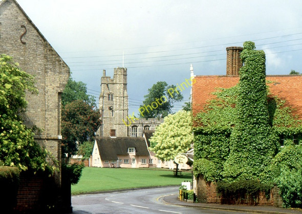 Photo 6"x4" Cavendish church and green from Stour Street Cavendish c1988