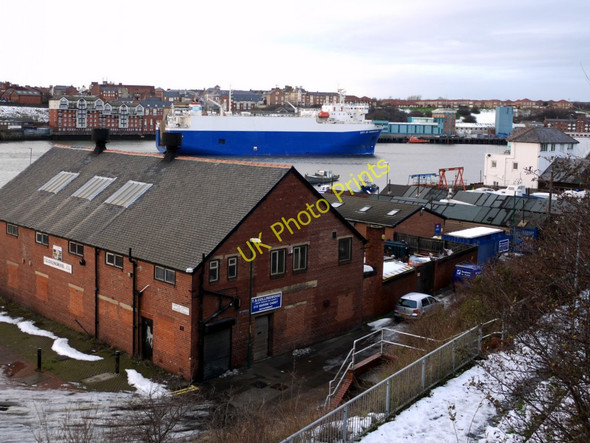 Photo 6"x4" River Tyne from the steps above Wapping Street, South Shields Meadow Well c2010