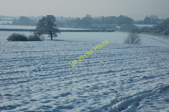 Photo 6"x4" Snow-covered farmland Earl's Croome c2010