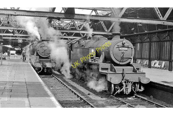 Photo 6"x4" Shrewsbury Station, south end with trains Shrewsbury c1962