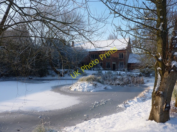 Photo 6"x4" The Tudor Barn at Black Ladies Bishops Wood c2010