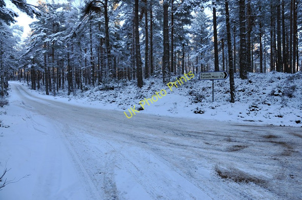 Photo 6"x4" Road junction near Tulloch Tulloch\/NH9816 c2010