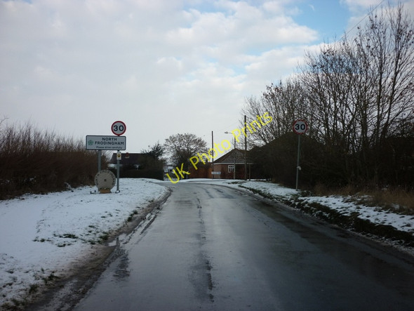 Photo 6"x4" Entering North Frodingham Church End\/TA0953 c2010