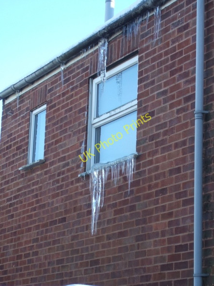 Photo 6"x4" Icicles behind Alpha Street, Exeter Exeter c2010