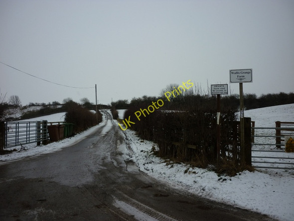 Photo 6"x4" A private road to Wallis Grange Farm Gardham c2010