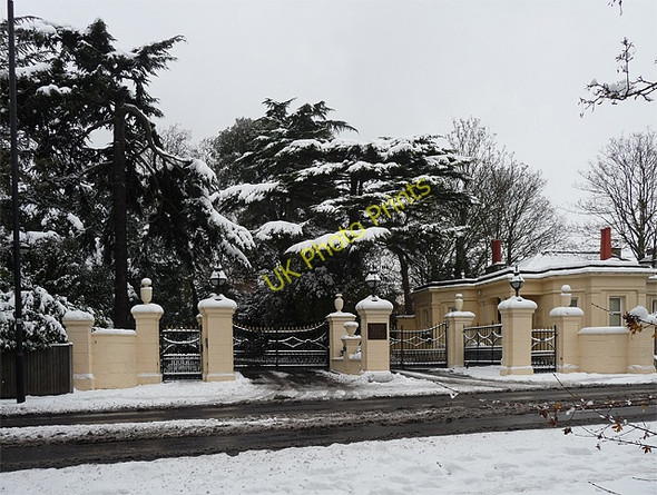 Photo 6"x4" Lodge and gates, Streatham Common North Streatham c2010