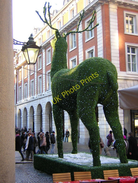 Photo 6"x4" Covent Garden market, north side: Christmas sculpture London c2010