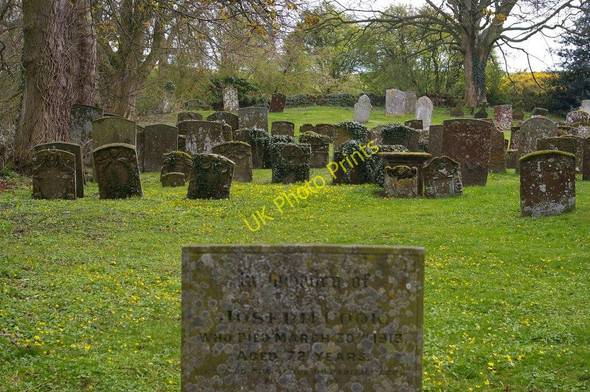 Photo 6"x4" All Saints, Burton Dassett: churchyard Burton Dassett c2008