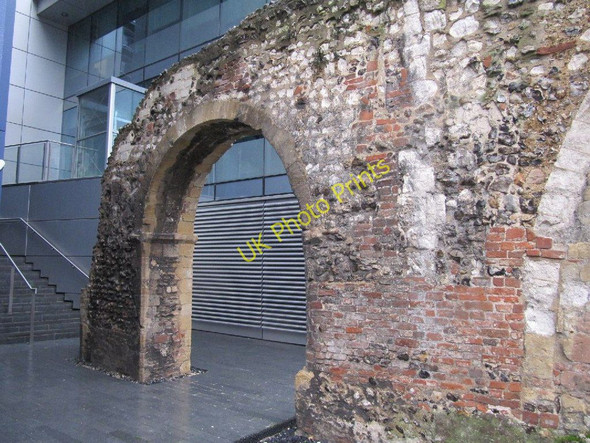 Photo 6"x4" Arch in the wall Reading c2010