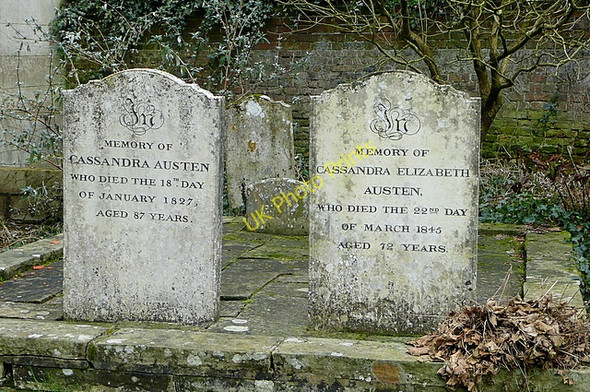 Photo 6"x4" Grave of Jane Austen's mother and sister Alton\/SU7139 c2010