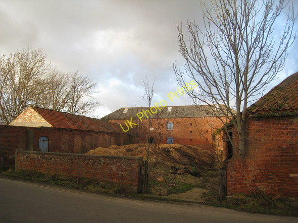 Photo 6"x4" Farm buildings in Kelfield Kelfield\/SE8201 c2011