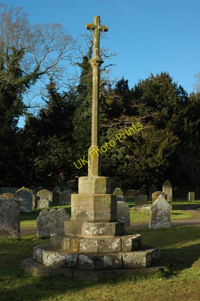 Photo 6"x4" Cross in Mansel Lacy churchyard Mansell Lacy c2011