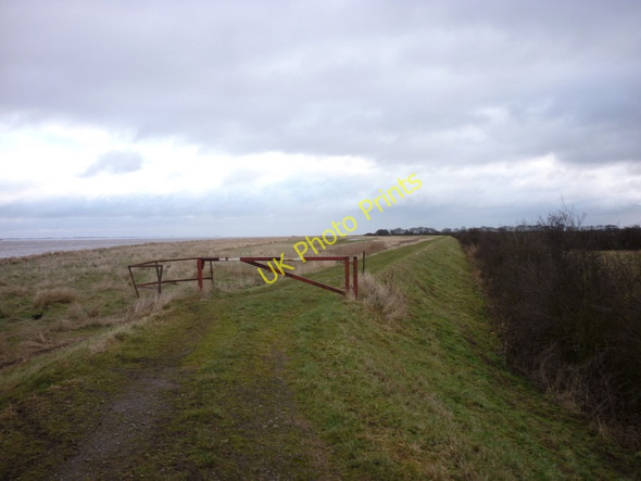 Photo 6"x4" The river bank walk at Skitter Ness Paull c2011