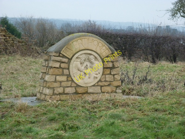 Photo 6"x4" Everthorpe village sign Everthorpe c2011