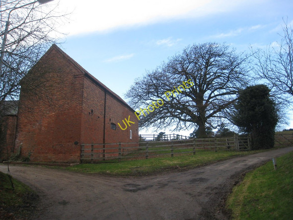 Photo 6"x4" Barn and Beech Tree at the end of Chapel Lane Laxton\/SK7267 c2011