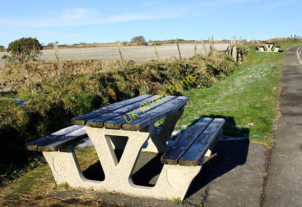 Photo 6"x4" Frozen Picnic Table Millpool\/SX1270 c2010