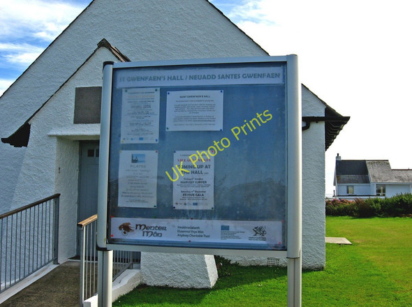 Photo 6"x4" Neuadd  Santes Gwenfaen\/St. Gwenfaen's Hall (3) - notice board, Rhoscolyn, Ynys Gybi\/Holy Island Rhoscolyn c2010