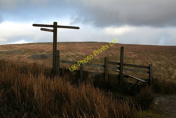 Photo 6"x4" Signpost on Force Gill Ridge Ribble Head\/SD7779 c2008