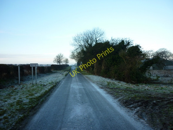 Photo 6"x4" Entering Sotby on the Lincolnshire Wolds Market Stainton c2011