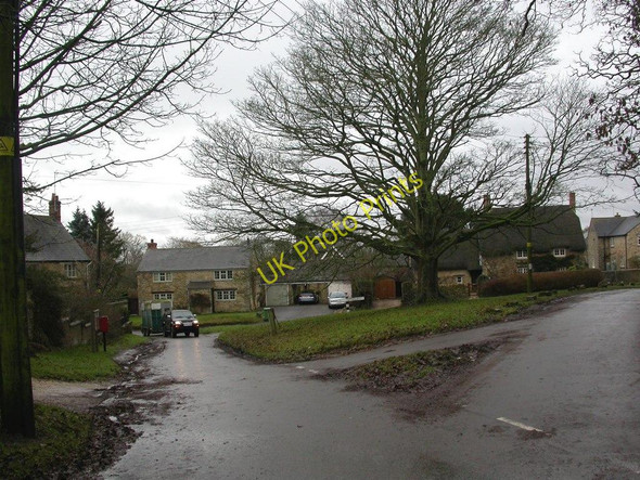 Photo 6"x4" Hinton-in-the-Hedges, village green Hinton-in-the-Hedges c2011