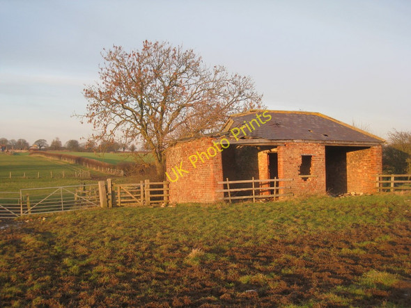 Photo 6"x4" Ruined Field Barn North Grimston c2011