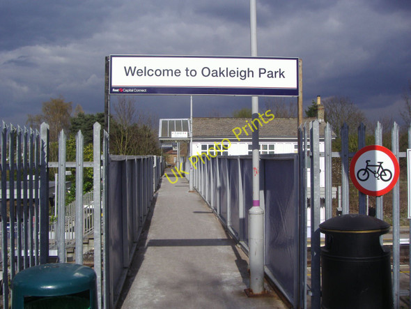 Photo 6"x4" Entrance to Oakleigh Park station East Barnet c2008