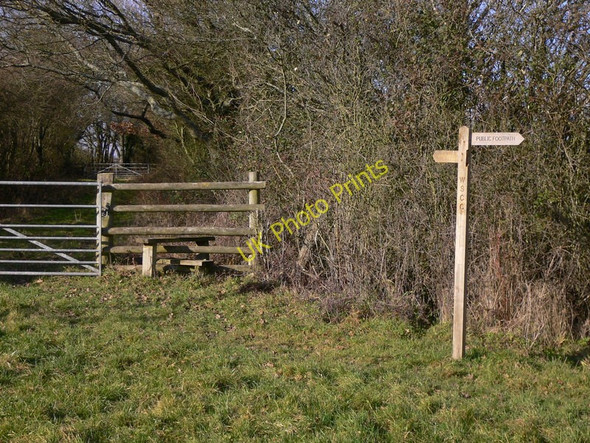 Photo 6"x4" Footpath changes direction near Sparr Farm Wisborough Green c2011