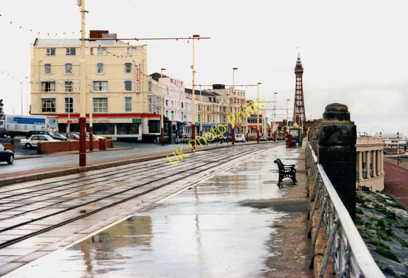 Photo 6"x4" A rainy day on the Promenade, North Shore, Blackpool Blackpool\/SD3136 c2000